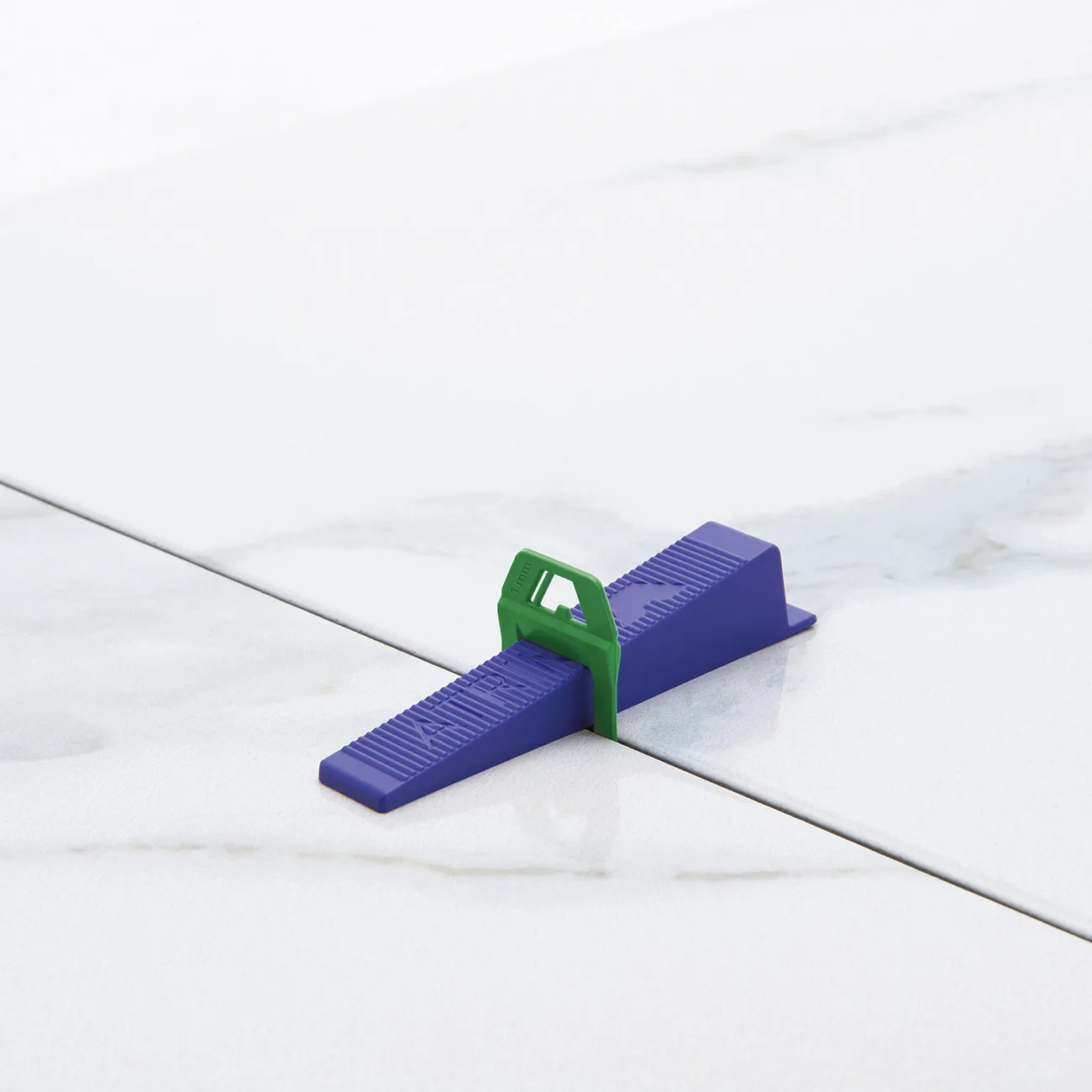ATRIM - ESPACIADOR AUTONIVELANTE CHICO 1MM CLIP VERDE - Imagen 2
