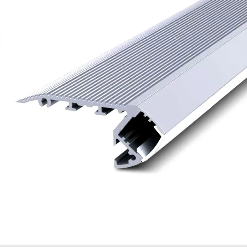ATRIM - NARIZ ESC STEP LED MAXI x 2,5M CR MATE LINEA LUMIERE